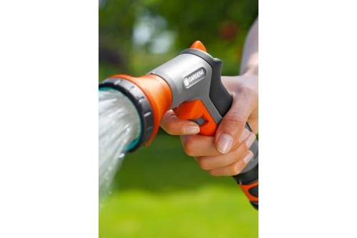 4376